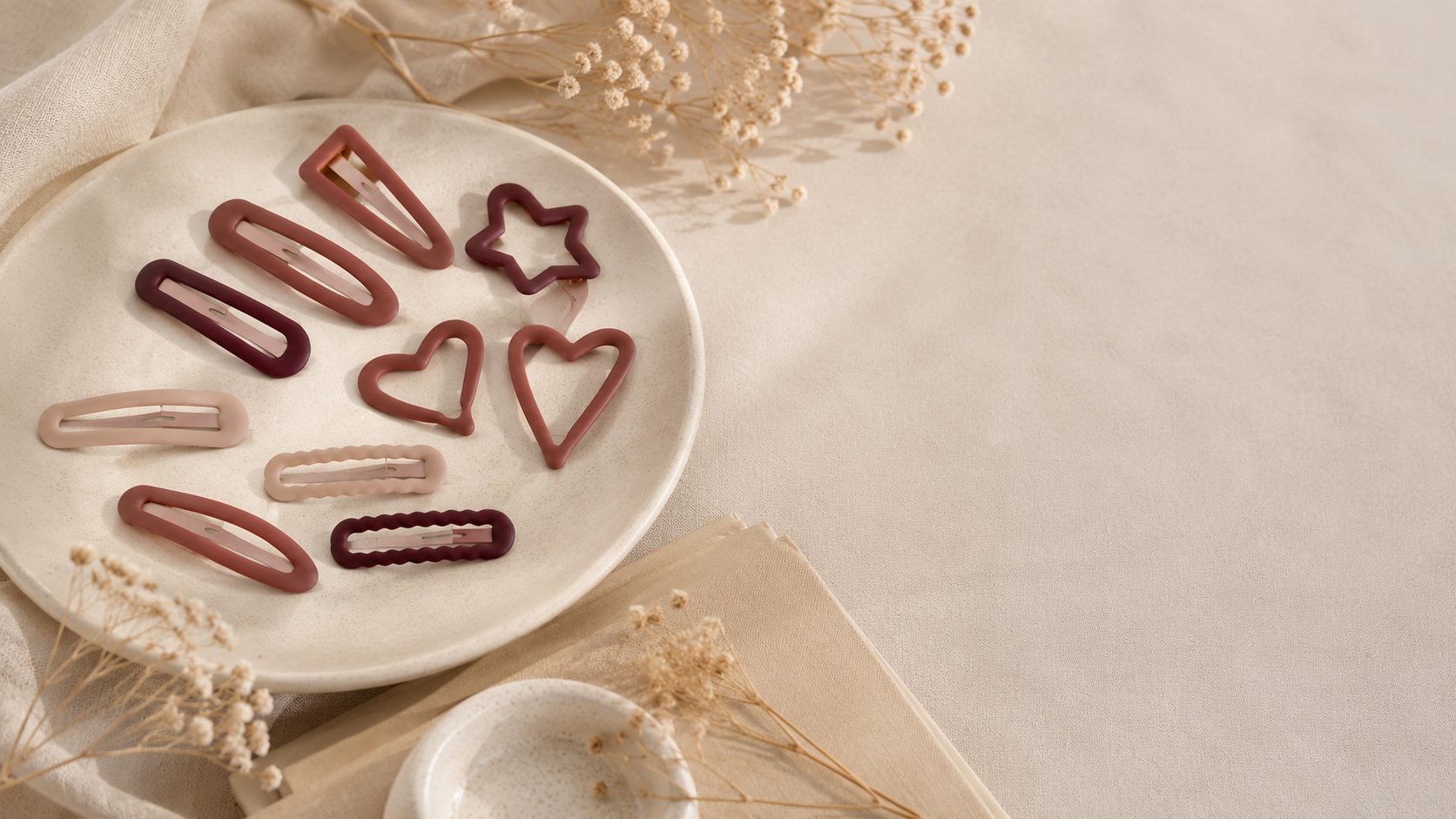 Matte Red Hair Clips Set - Image 2