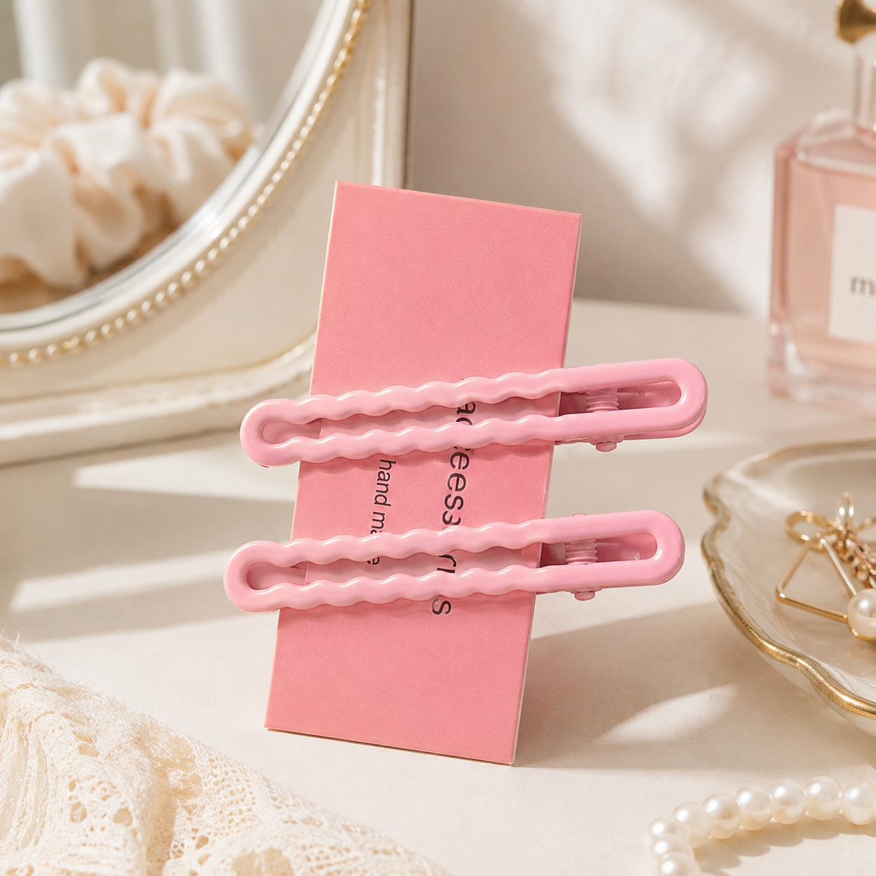 Mira Wavy Duckbill Hair Clips