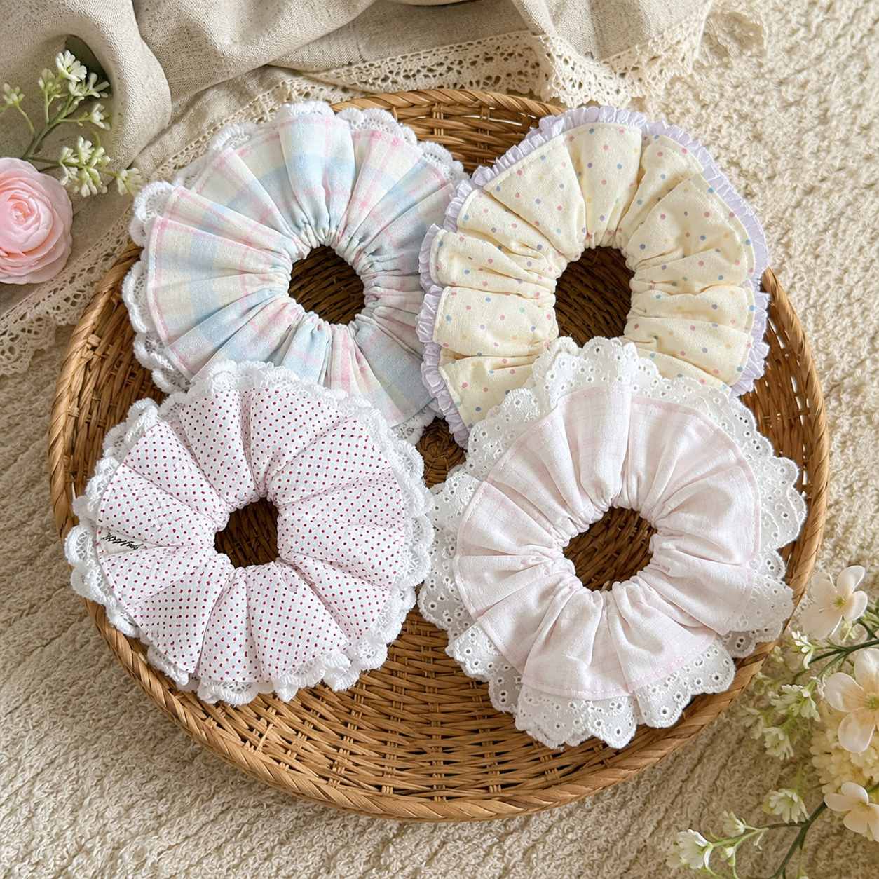Amélie Cotton Lace Scrunchie - Image 3